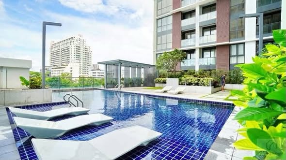 pool of Regal Sathon-Naradhiwas