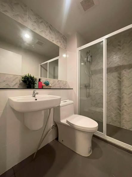 bathroom of Regent Home Bangna (รีเจ้นท์โฮม บางนา)