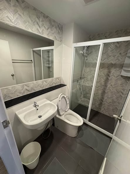 bathroom of Regent Home Bangna (รีเจ้นท์โฮม บางนา)