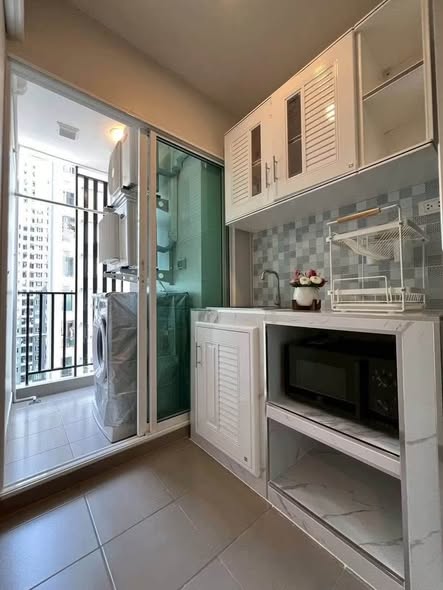 bathroom and kitchen of Regent Home Bangna (รีเจ้นท์โฮม บางนา)