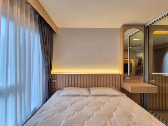 bedroom and bathroom of Regent Home Bangna (รีเจ้นท์โฮม บางนา)
