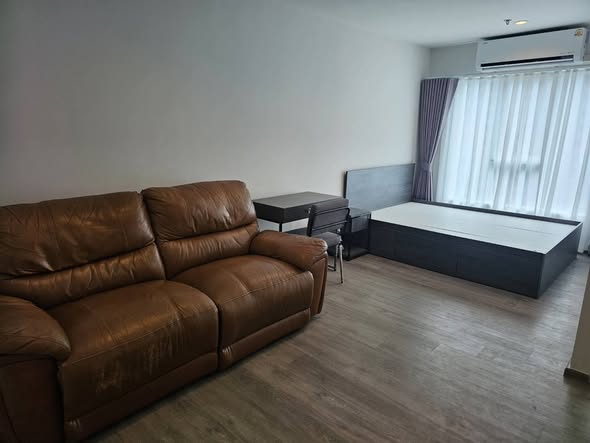 bedroom and living room of Regent Home Bangna (รีเจ้นท์โฮม บางนา)