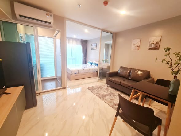 bedroom and living room of Regent Home Bangna (รีเจ้นท์โฮม บางนา)