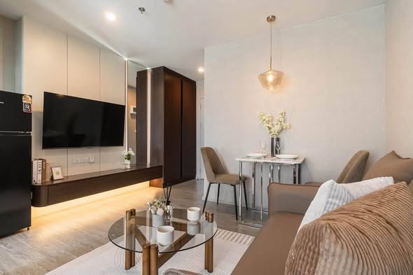 bedroom and living room of Regent Home Bangna (รีเจ้นท์โฮม บางนา)