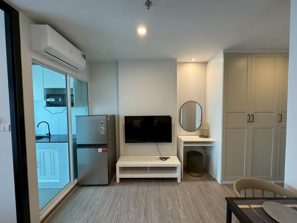 bedroom and room interior of Regent Home Bangna (รีเจ้นท์โฮม บางนา)