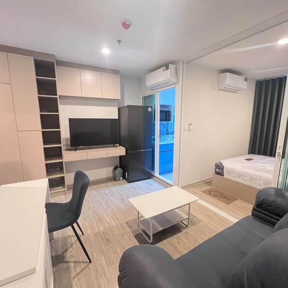 bedroom and room interior of Regent Home Bangna (รีเจ้นท์โฮม บางนา)