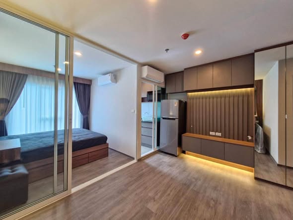 bedroom and room interior of Regent Home Bangna (รีเจ้นท์โฮม บางนา)