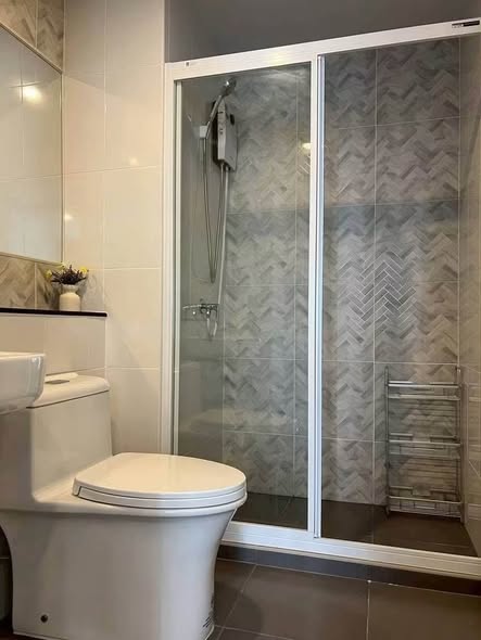 room interior and bathroom of Regent Home Bangna (รีเจ้นท์โฮม บางนา)