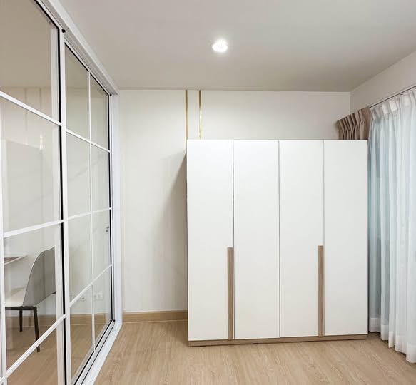 room interior of Regent Home Bangson 27