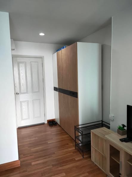 room interior of Regent Home Bangson 27