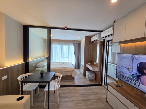 bedroom and room interior of Regent Home Bangson 28