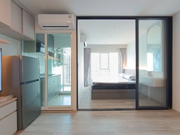bedroom and room interior of Regent Home Bangson 28
