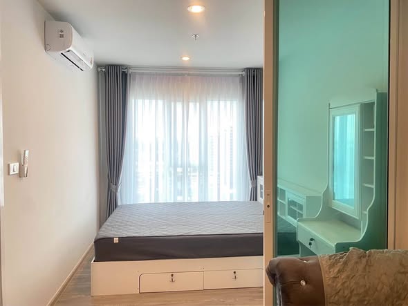 bedroom and room interior of Regent Home Bangson 28