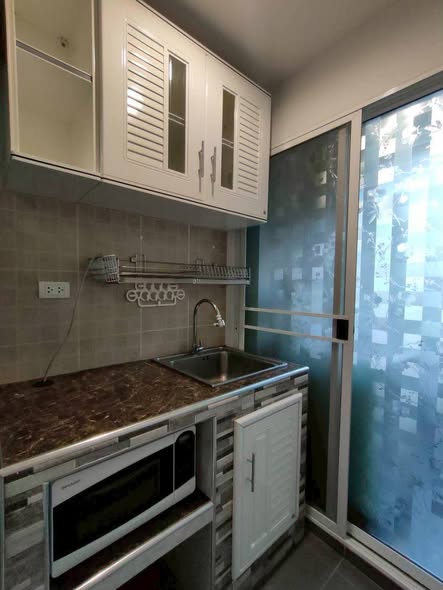 bathroom and kitchen of Regent Home Sukhumvit 81