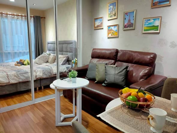 bedroom and living room of Regent Home Sukhumvit 81
