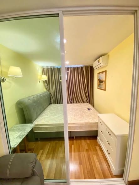 bedroom and room interior of Regent Home Sukhumvit 81