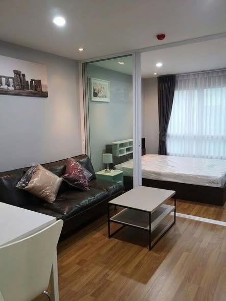 bedroom and room interior of Regent Home Sukhumvit 81