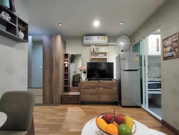 living room and room interior of Regent Home Sukhumvit 81