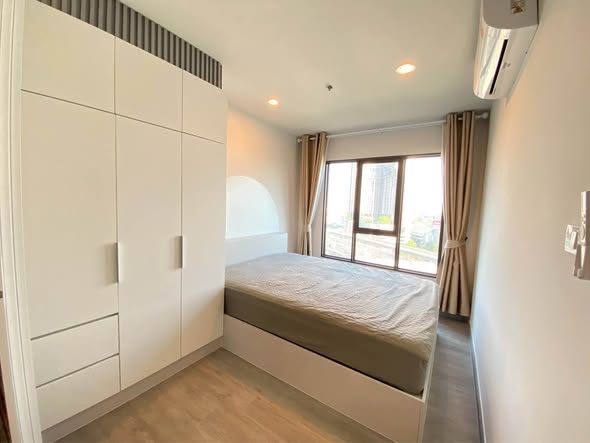 bedroom and room interior of Regent Home Wutthakat
