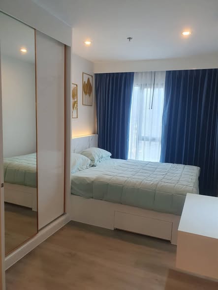 bedroom and room interior of Regent Home Wutthakat