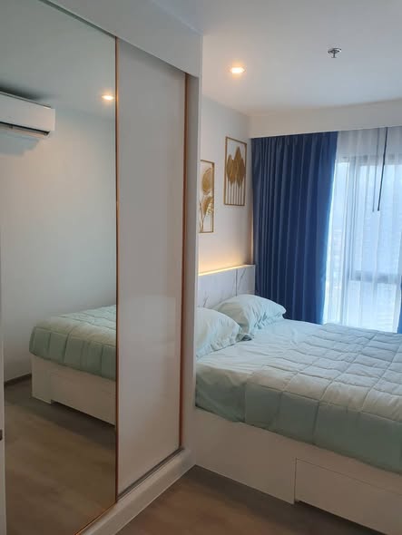 bedroom and room interior of Regent Home Wutthakat