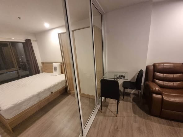 bedroom and room interior of Regent Home Wutthakat