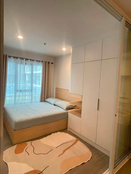bedroom and room interior of Regent Home Wutthakat