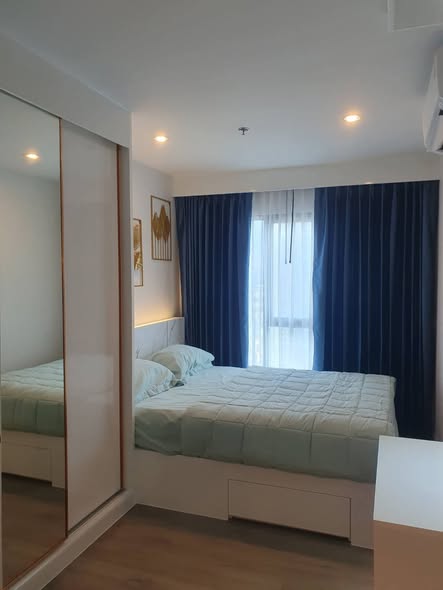 bedroom and room interior of Regent Home Wutthakat