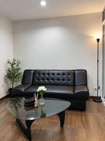 living room and room interior of Regent Orchid Talad Plu