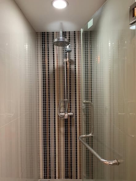 room interior and bathroom of Rende Sukhumvit 23