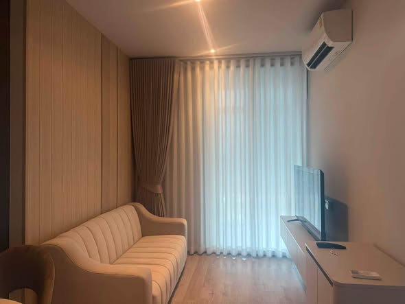 bedroom and room interior of Rhythm Ekkamai Estate