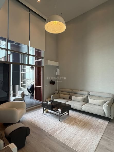 living room of Rhythm Ekkamai Estate