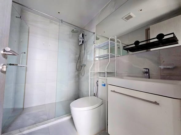 room interior and bathroom of RHYTHM Ekkamai