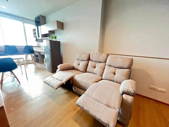 living room of RHYTHM Phahon-Ari