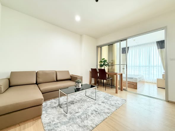 living room of RHYTHM Ratchada-Huaykwang
