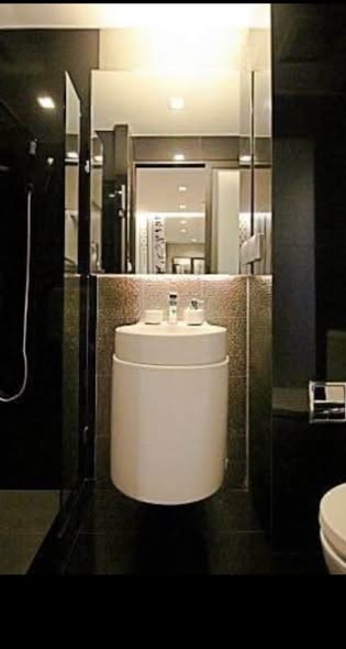 bathroom of Rhythm Sukhumvit 36-38
