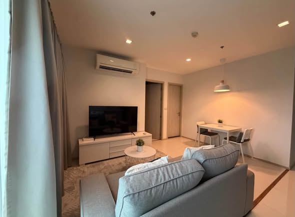 bedroom and living room of Rhythm Sukhumvit 36-38