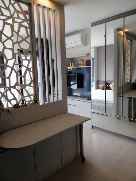 bedroom and room interior of Rhythm Sukhumvit 36-38