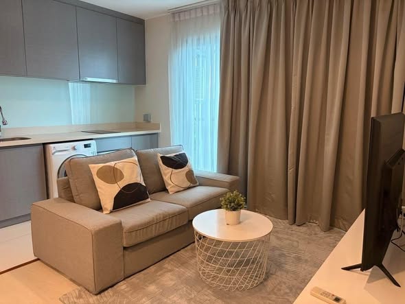 living room of Rhythm Sukhumvit 36-38