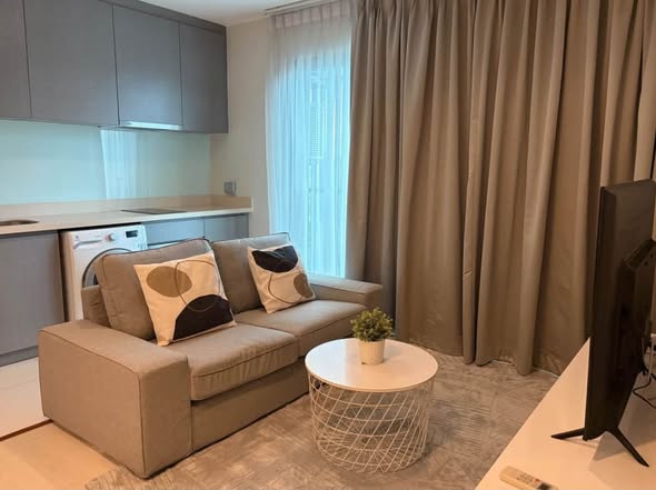 living room of Rhythm Sukhumvit 36-38