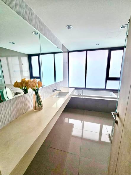 Rhythm Sukhumvit 42
