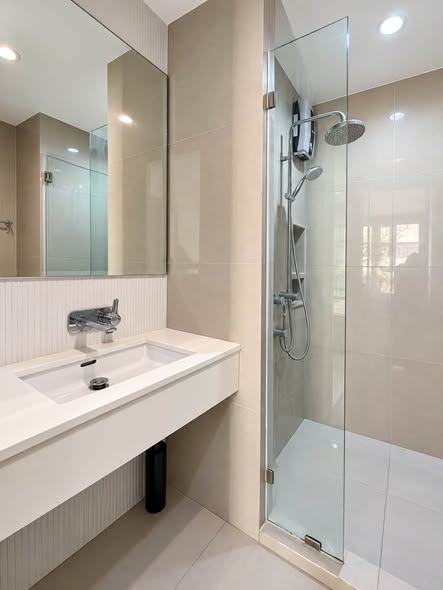 room interior and bathroom of Rhythm Sukhumvit 42