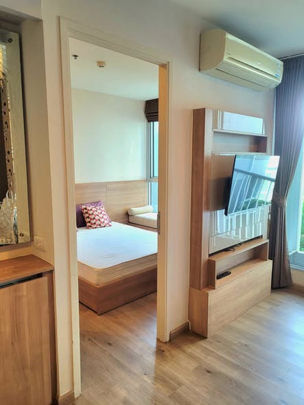 bedroom and room interior of Rhythm Sukhumvit 50