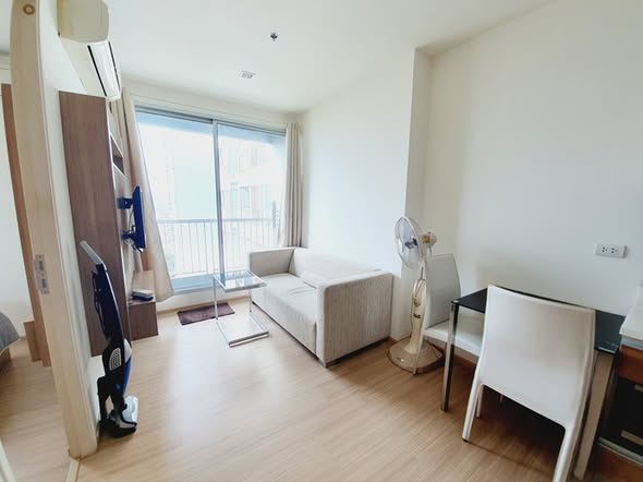 living room and bedroom of Rhythm Sukhumvit 50
