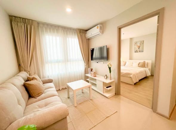 bedroom and living room of Rich Park Chao Phraya