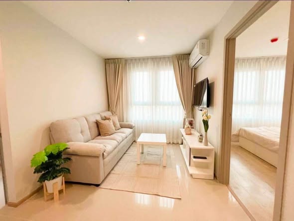 bedroom and living room of Rich Park Chao Phraya