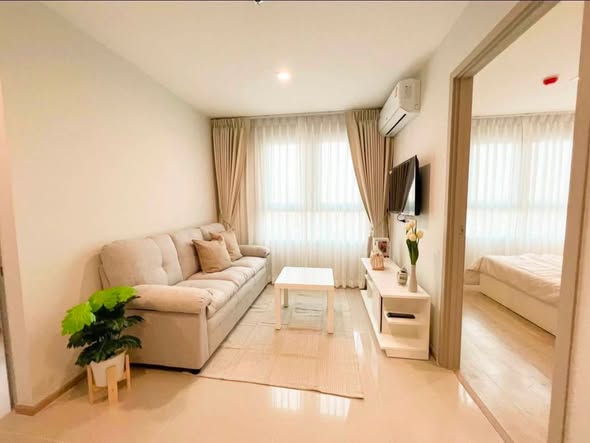 bedroom and living room of Rich Park Chao Phraya