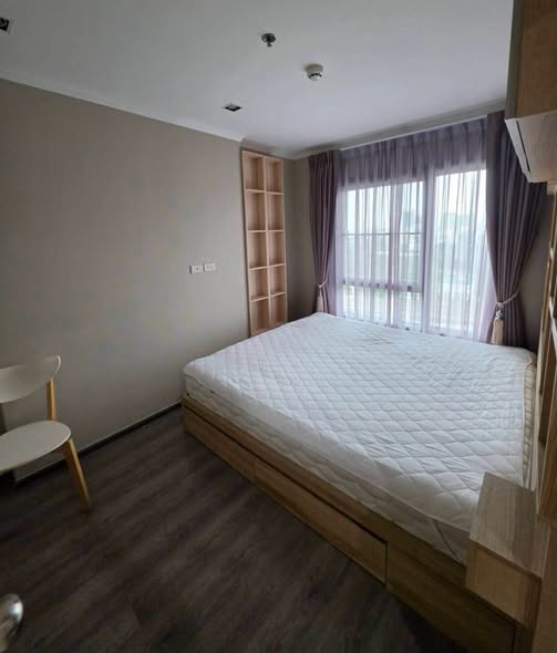 bedroom of Rich Park Triple Station