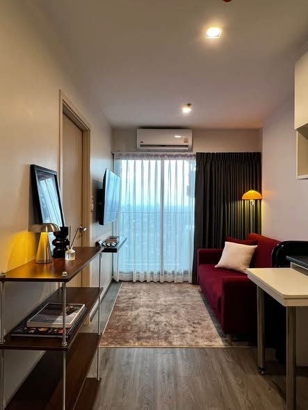 bedroom of Rich Park Triple Station