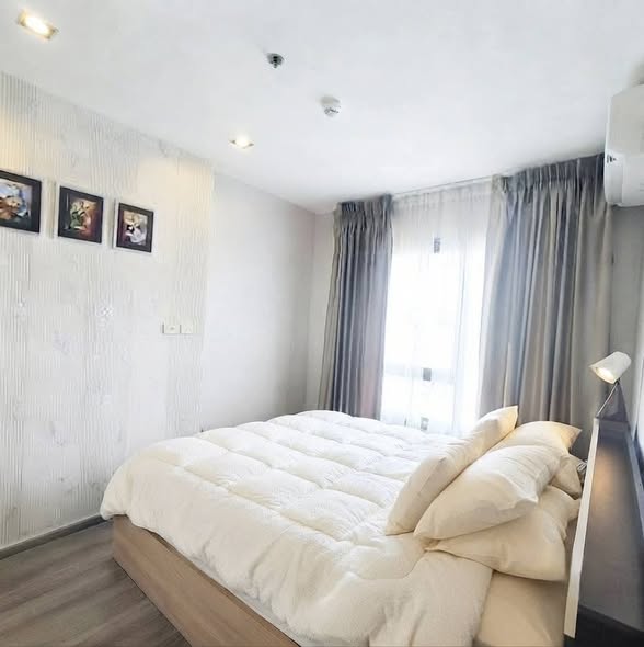 bedroom of Rich Park Triple Station